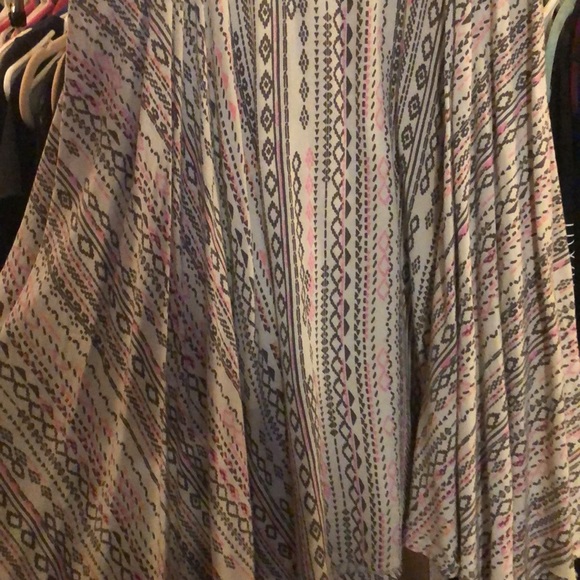 Very cute flowy lightweight dress. - Picture 3 of 8